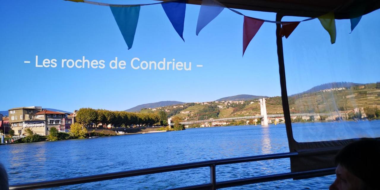 Comme A La Maison Clonas-sur-Vareze Exterior photo