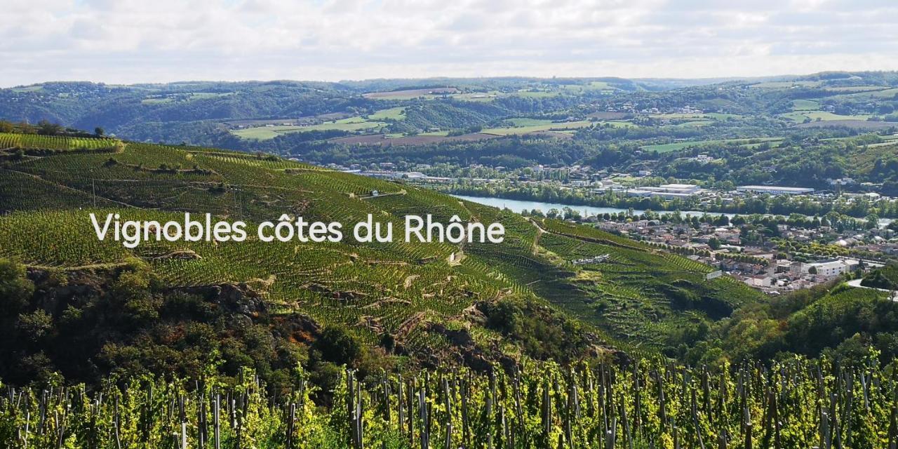 Comme A La Maison Clonas-sur-Vareze Exterior photo