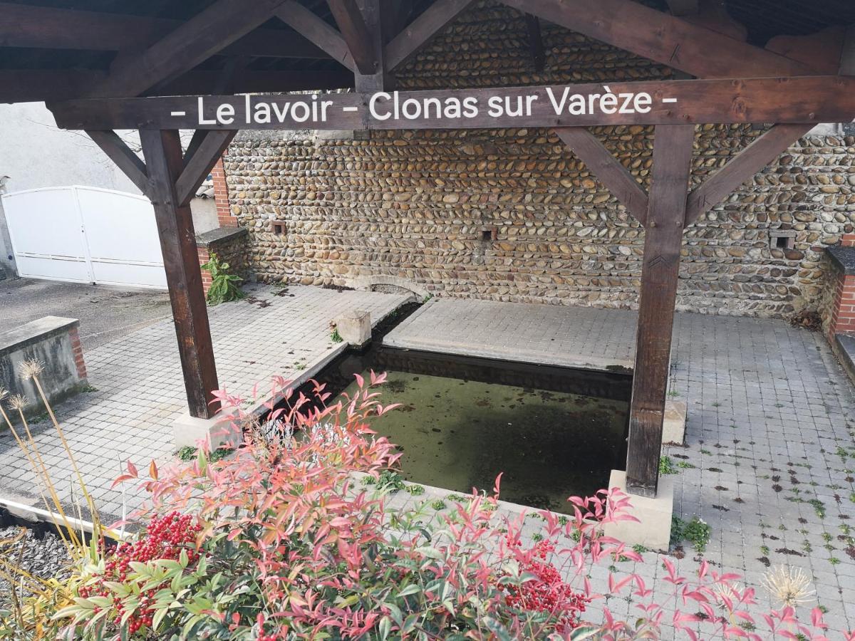 Comme A La Maison Clonas-sur-Vareze Exterior photo
