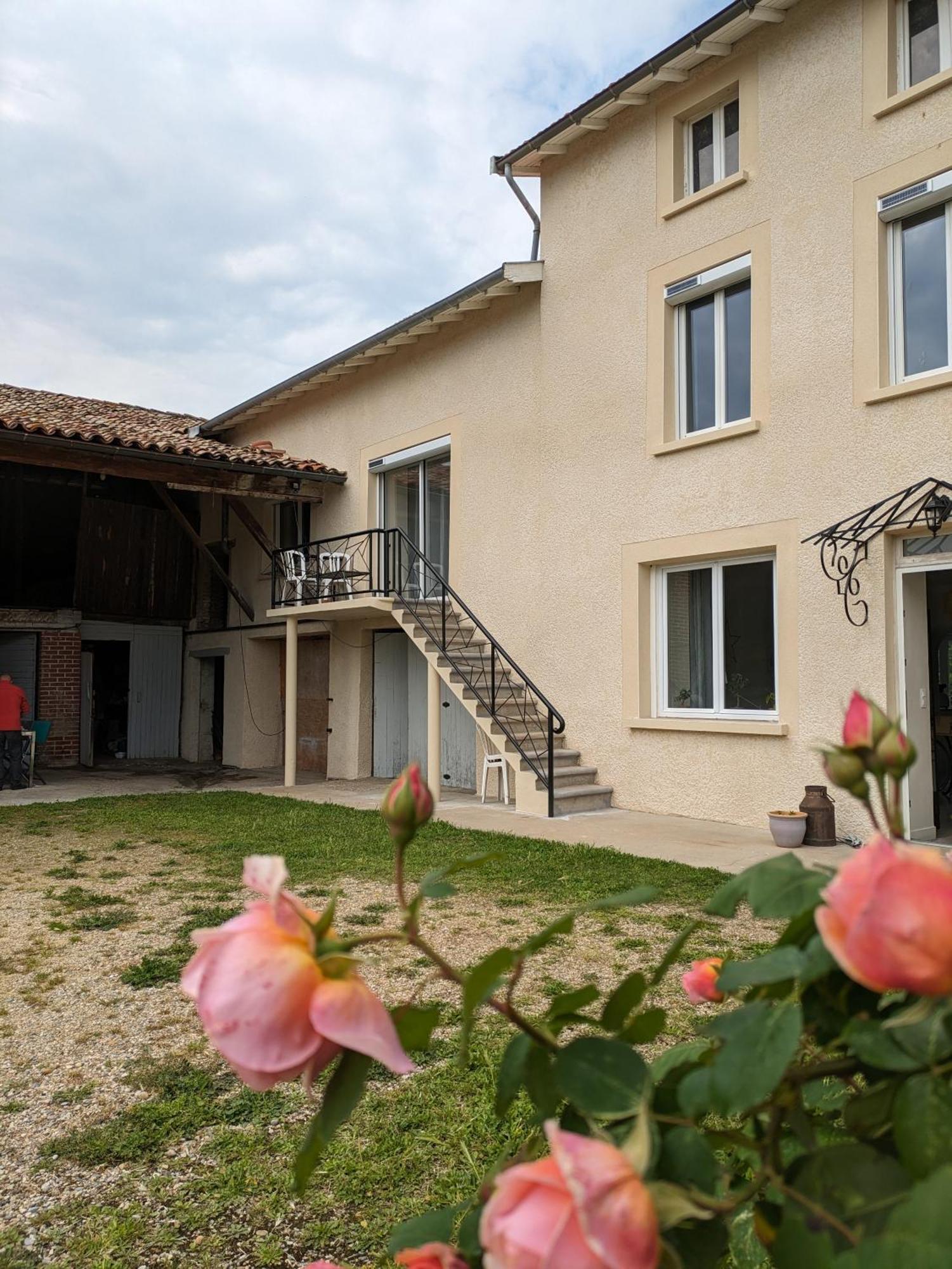 Comme A La Maison Clonas-sur-Vareze Exterior photo